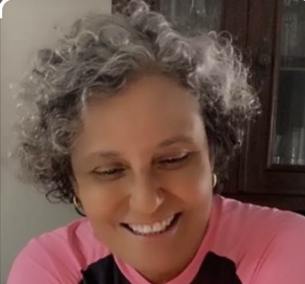 Quem abriu a semana com um sorriso maroto e assoviando a musiquinha dos parabéns foi a amiguinha Rejane Barros. Vida longa, Rejanes! 
