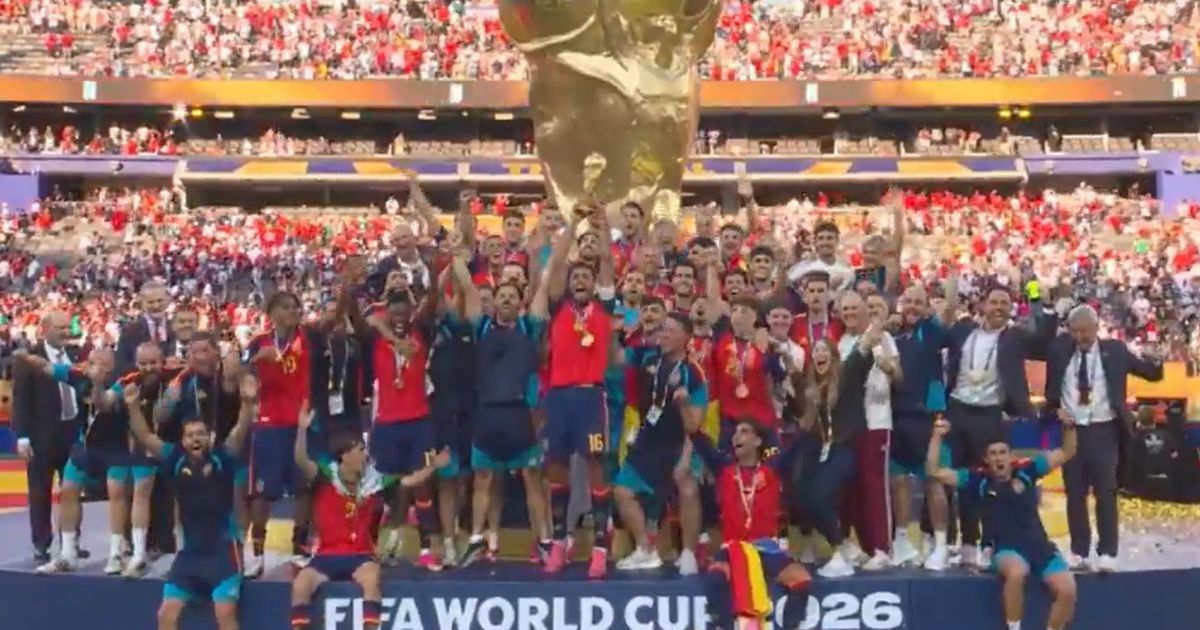 Com o título, a Espanha não só encerra um jejum de conquistas mundiais como também reforça seu caixa com o maior prêmio individual da competição.