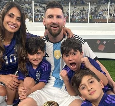 Imagem - Esposa de Messi publica homenagem ao craque após vice da Argentina: ‘Você sempre será o melhor’