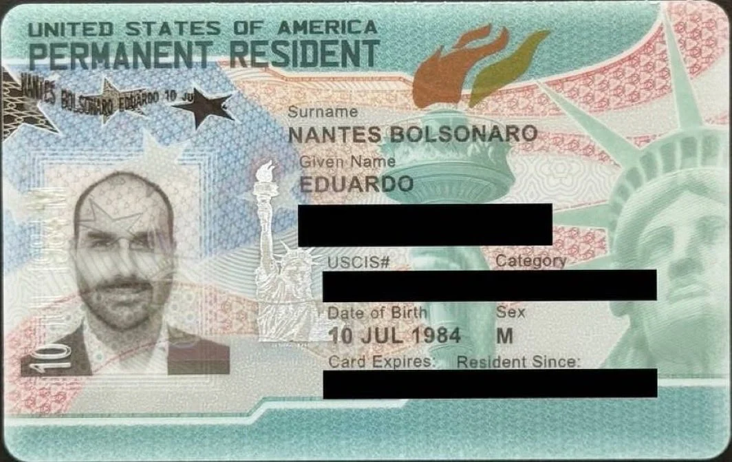 Com o green card, Eduardo ficará menos acessível às autoridades brasileiras para o cumprimento de sua pena.