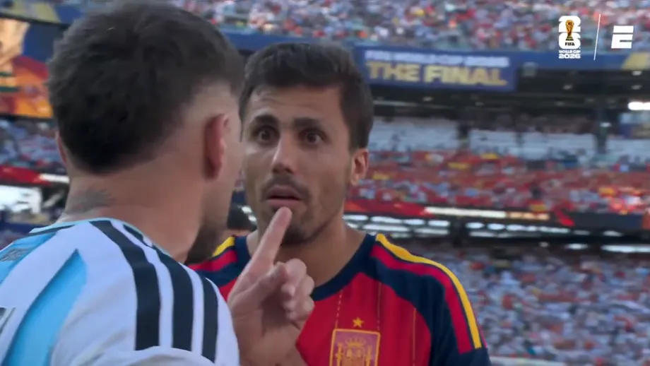 Otamendi discute com Rodri -