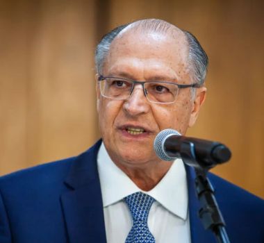 Imagem - Governo brasileiro estuda crédito e novos mercados para enfrentar tarifas dos EUA