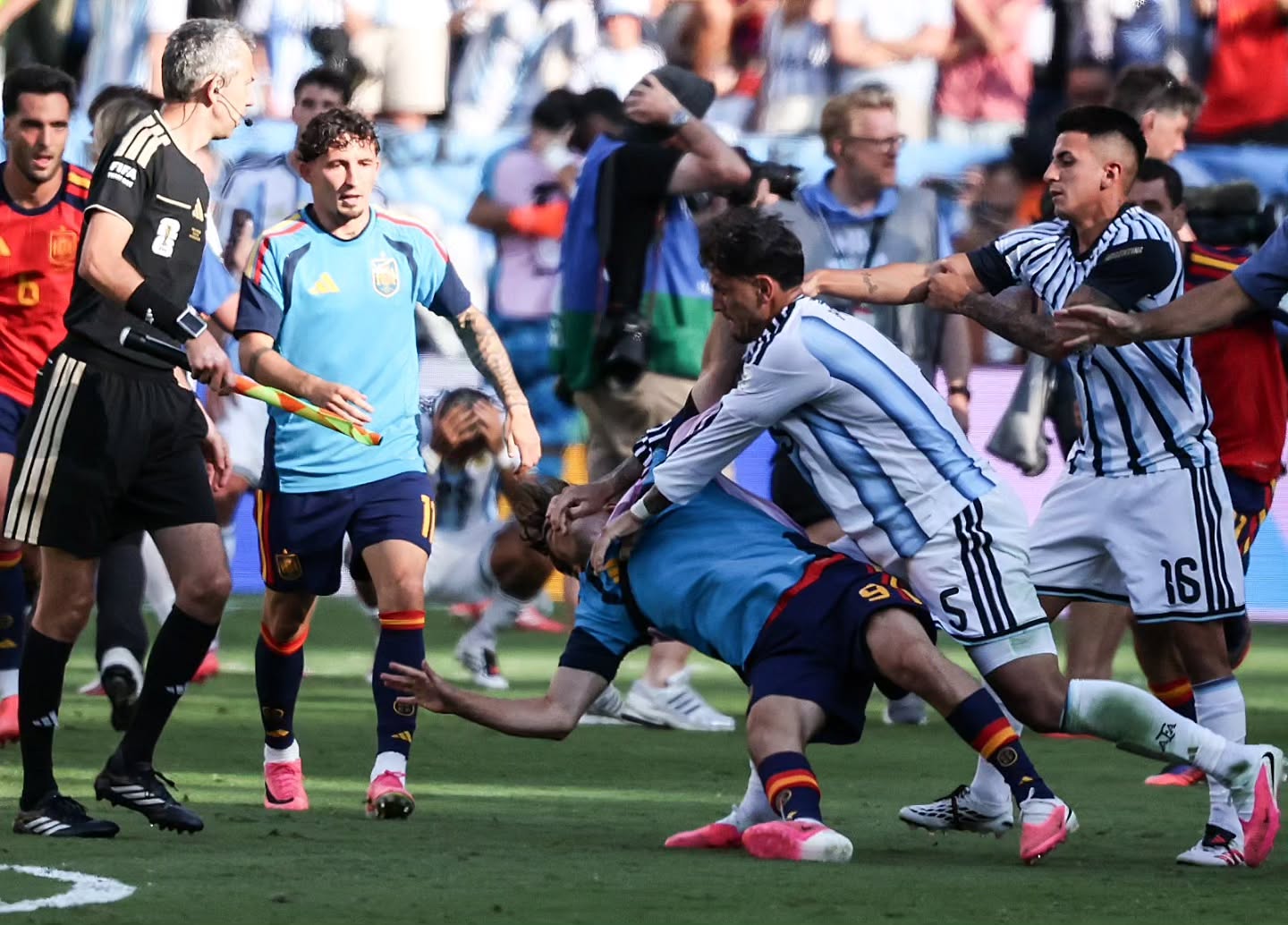 Imagem - FIFA abre investigação contra Argentina por episódios polêmicos na Copa do Mundo
