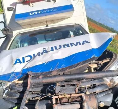 Imagem - Mãe e bebê sobrevivem a acidente com ambulância em estrada no Pará