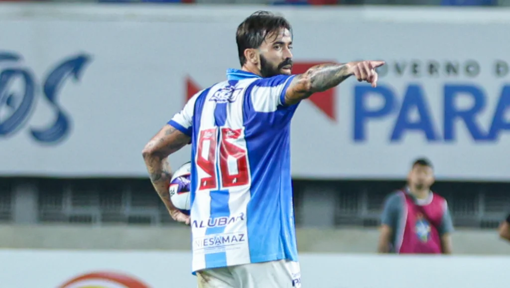 Matheus Vargas atuando pelo Paysandu -