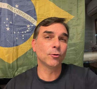 Imagem - Declarações de Flávio Bolsonaro sobre urnas eletrônicas provocam repercussão e geram debate na pré-campanha