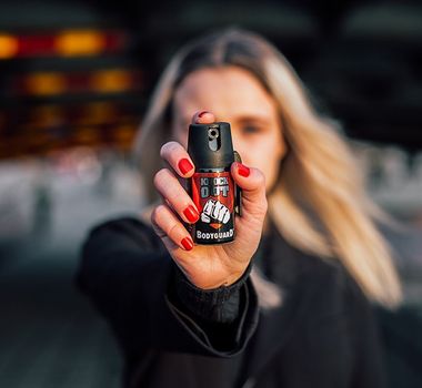 Imagem - Lei que autoriza venda de spray de pimenta para mulheres passa a valer em todo o país