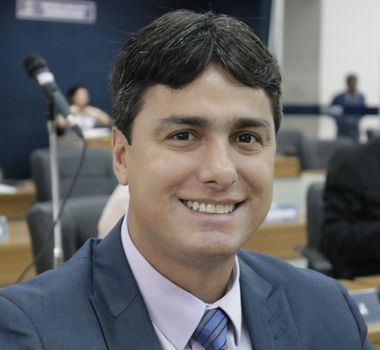 Imagem - Vereador Jhon Wayne volta a ser criticado por projeto que obrigava bares a servir cafezinho sem açúcar