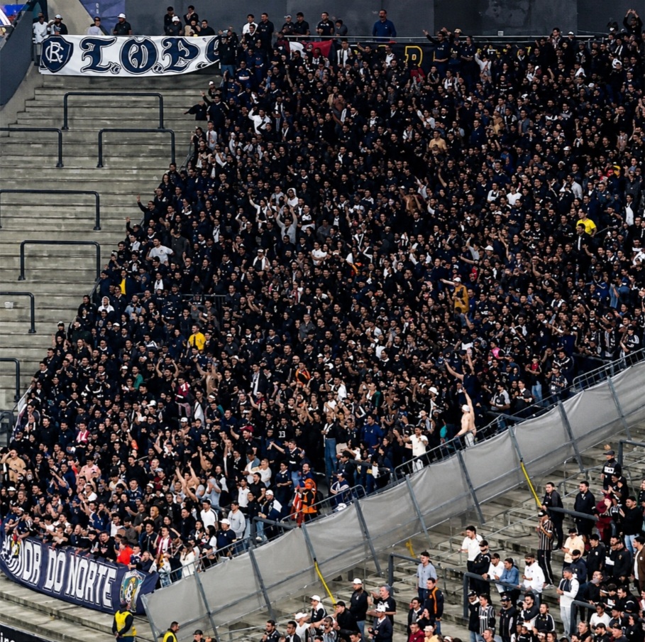 Torcida do Remo lotou o setor visitante da Neo Química Arena -