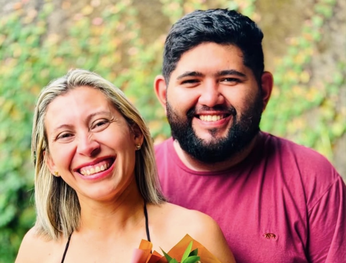 Quem completou nova idade no dia 19 de julho foi Weinne Reis. Recebeu muitos mimos do noivo, Ryva Dayvan
