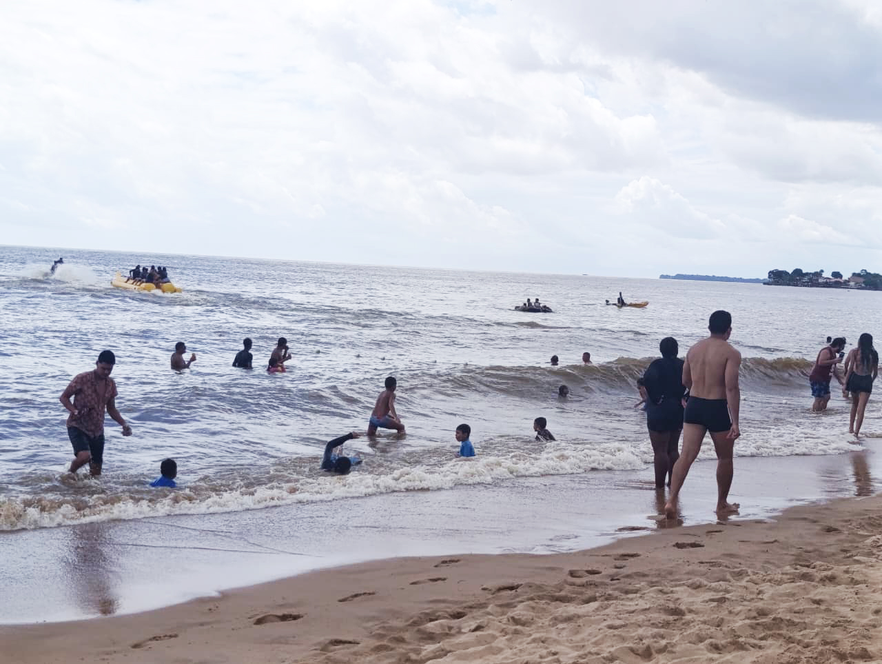 Veranistas terão mais um fim de semana para transformar as praias (Mosqueiro na foto) num oásis de tranquilidade