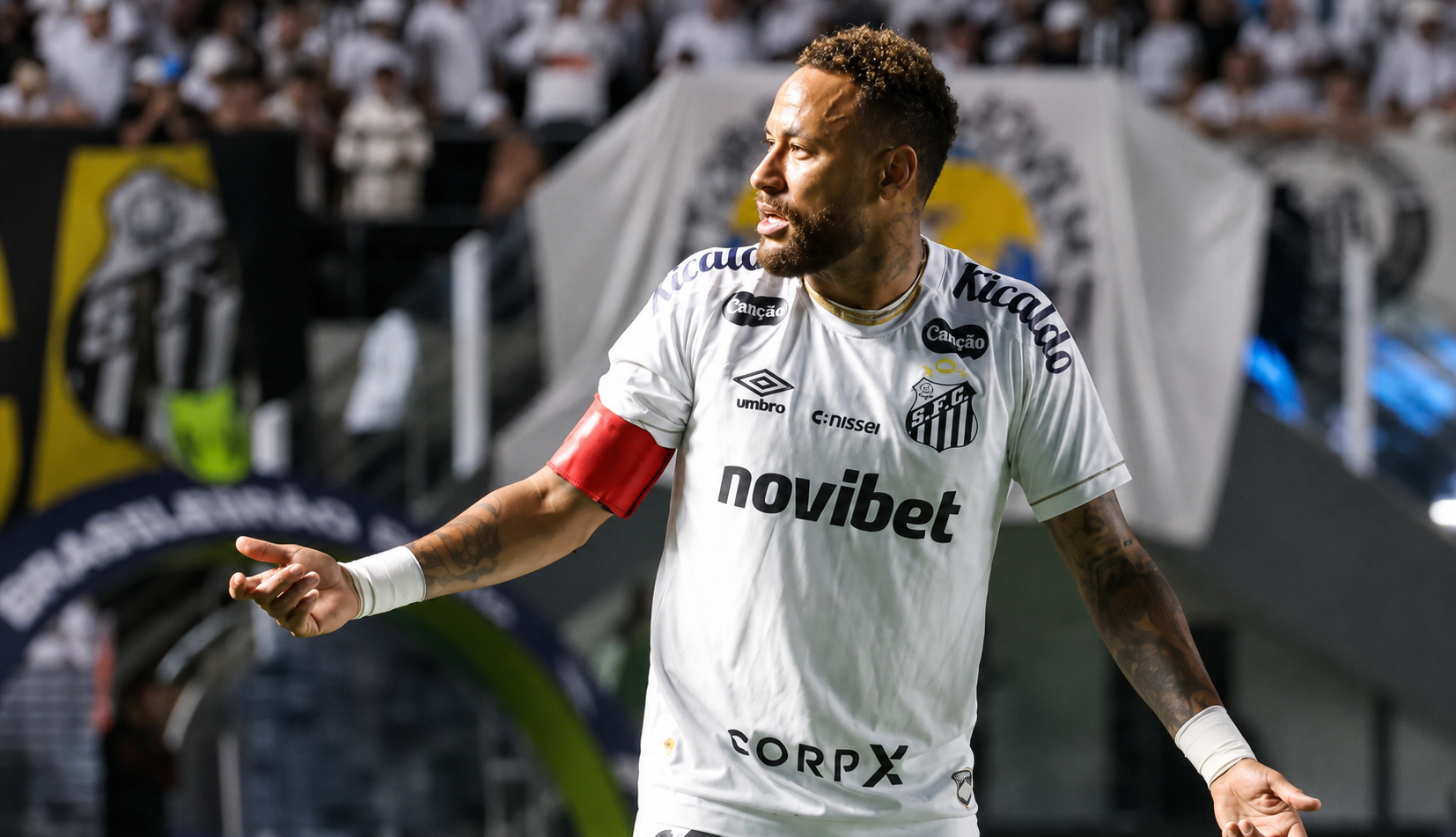 Neymar atuando contra a equipe da Chapecoense pelo brasileiro -