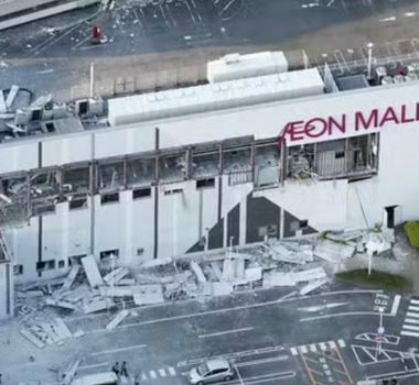 Imagem - Terremoto no Japão causa explosão em shopping e deixa mortos
