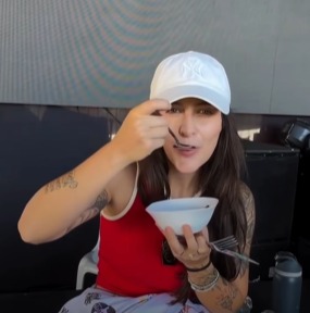 (DJ, produtora e empresária Bárbara Labres)