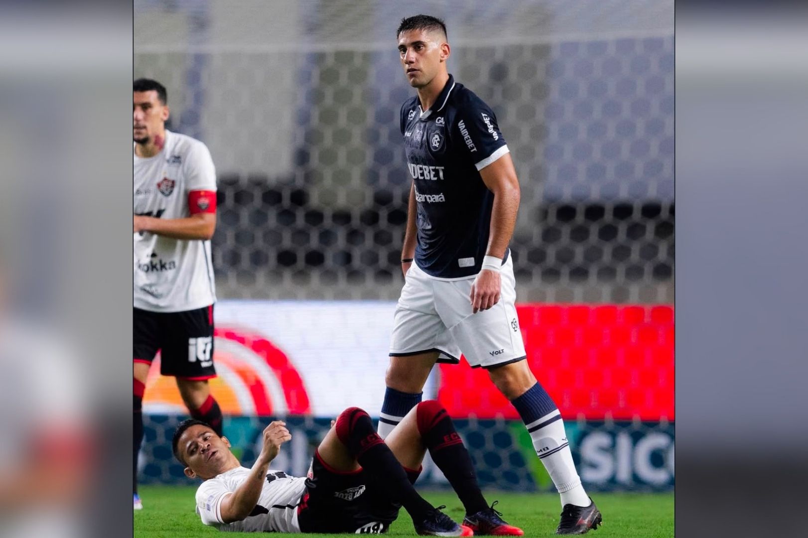 Argentino agradou a torcida no duelo contra o Vitória - 