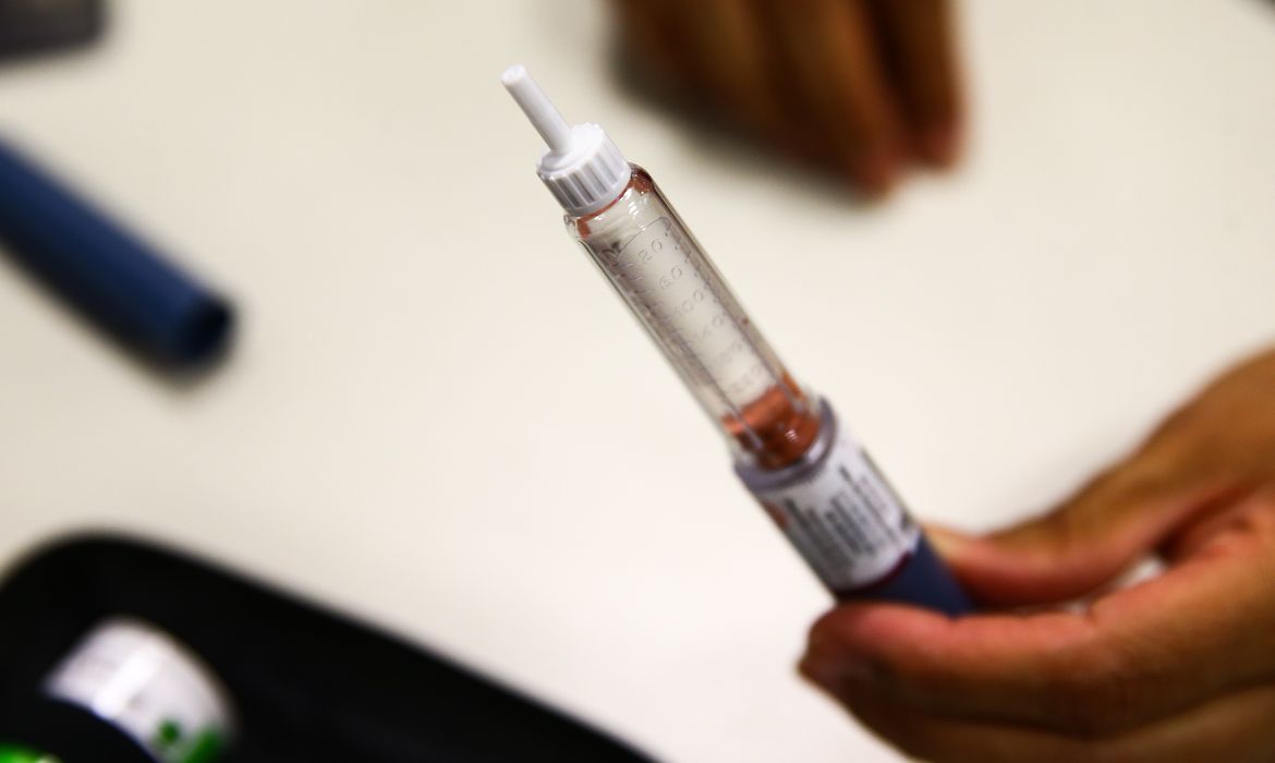Cinco novos medicamentos à base de semaglutida, voltados para o tratamento de adultos com diabetes mellitus tipo 2.