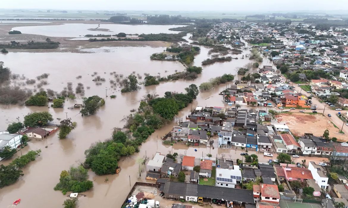 Os possíveis efeitos do El Niño devem se intensificar ao longo deste semestre.
