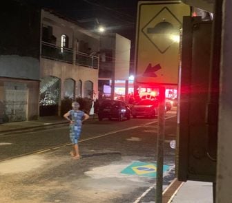 Imagem - Briga entre torcidas organizadas assusta clientes em bar na avenida Centenário, em Belém