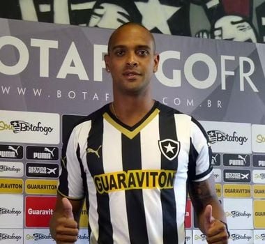 Imagem - Tragédia: ex-atacante Tássio morre após desabamento de muro