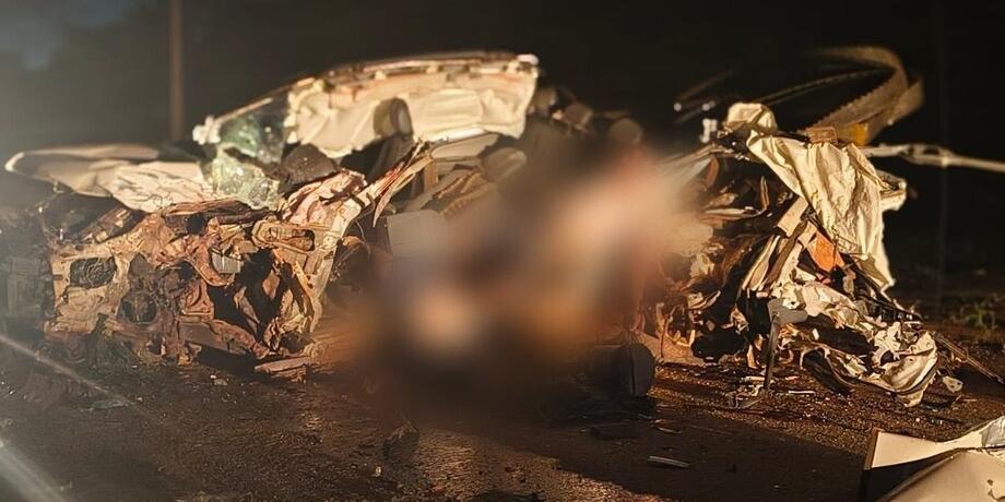 Colisão entre carreta e caminhonete deixa dois mortos e dois feridos na BR-163, no Pará