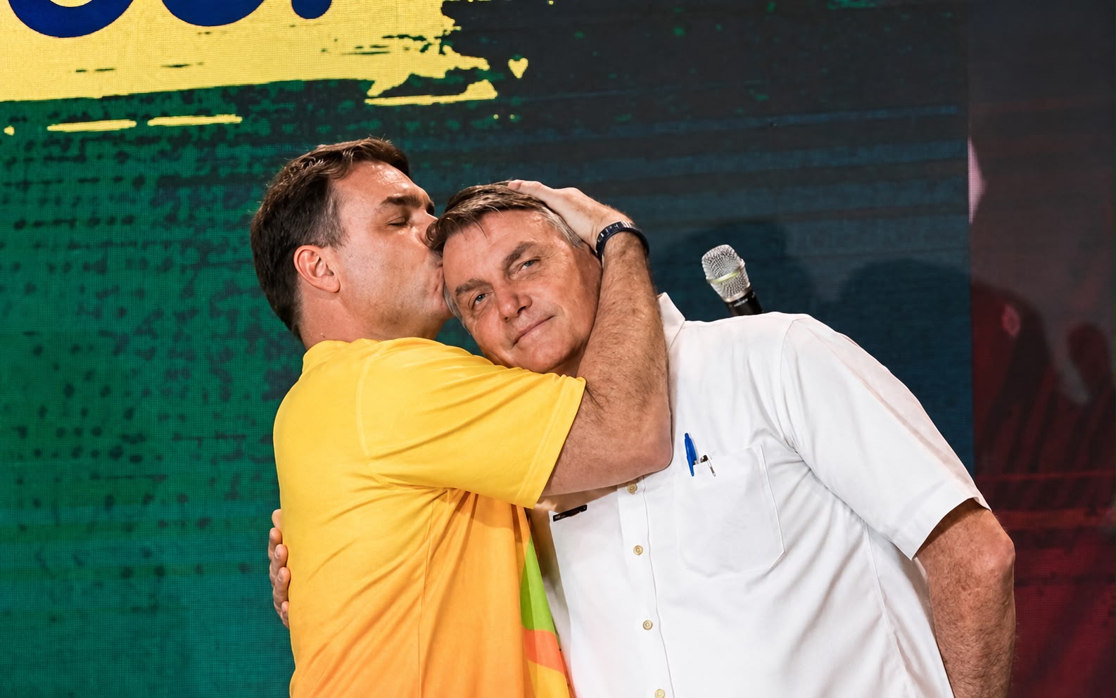 Flávio Bolsonaro e Jair Bolsonaro Juntos, em convenção política -