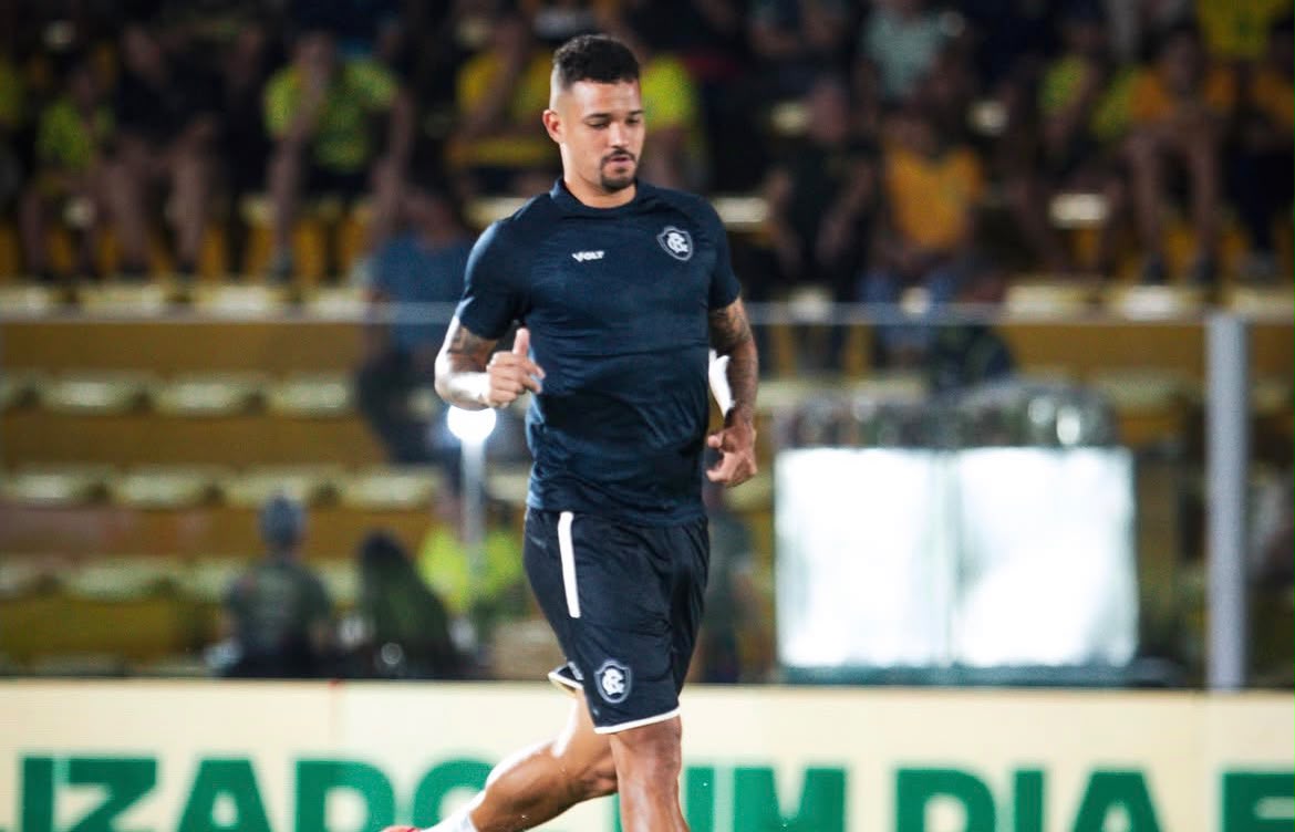Zagueiro está suspenso no Brasileirão e não pode enfrentar o Santos - 