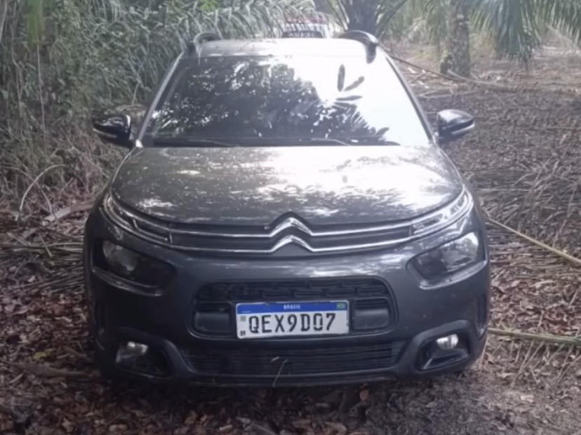 De acordo com as informações divulgadas pelas forças de segurança, o carro passará por perícia técnica