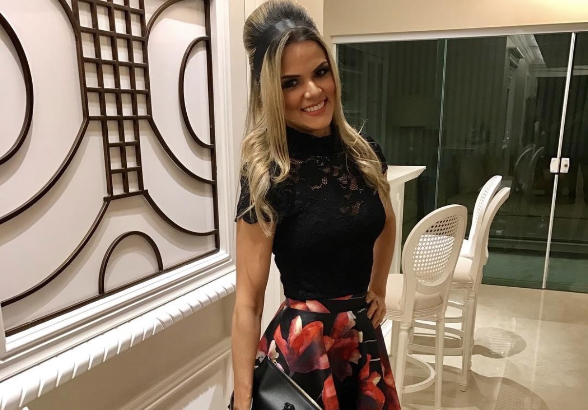 Larissa Moraes aniversariou nessa terça-feira e foi alvo de inúmeras felicitações e bjinhos das amigas. 
