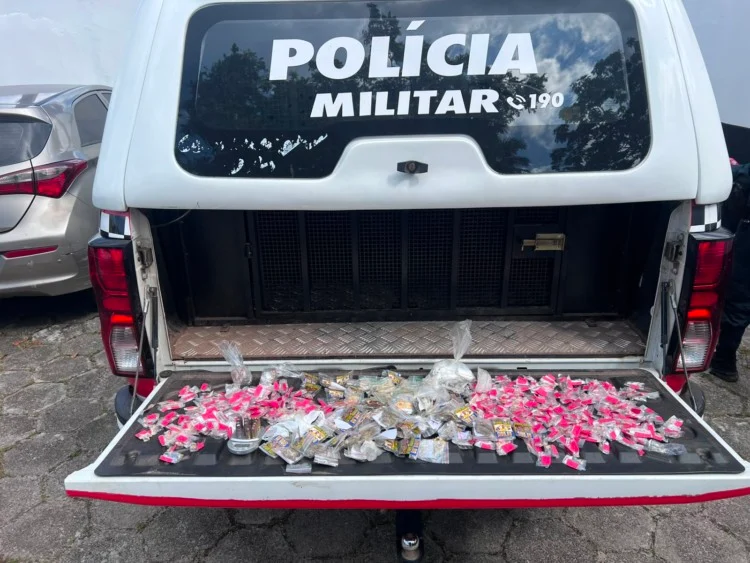 Polícia Militar apreende drogas e munições em igreja no bairro do Tapanã, em Belém 