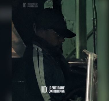 Imagem - Memphis Depay chega ao Brasil para fechar renovação com o Corinthians até 2028