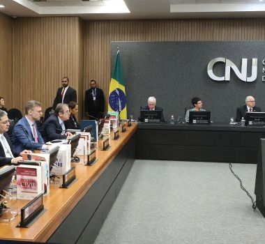 Imagem - CNJ afasta ex-juíza da Lava Jato por dois anos