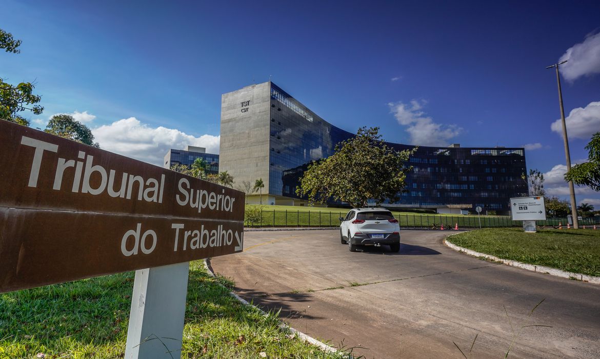 Assédio eleitoral no trabalho pode gerar indenização e até prisão 
