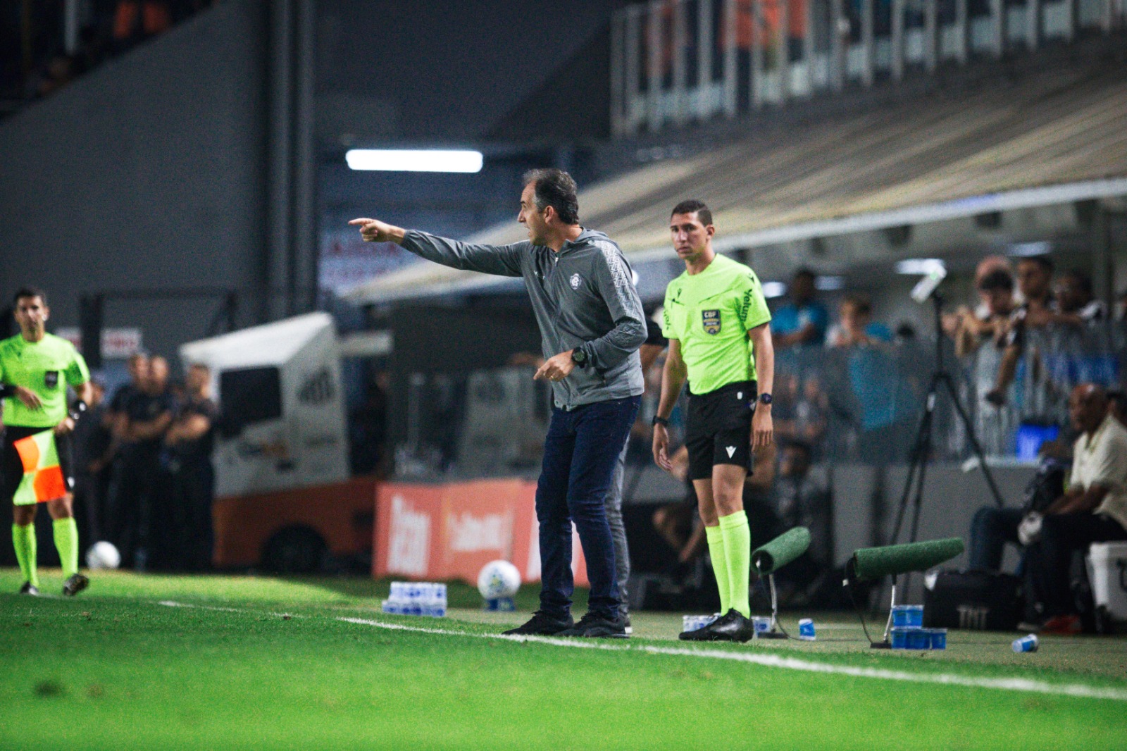 Técnico do Leão manda o que tem de melhor para campo - 