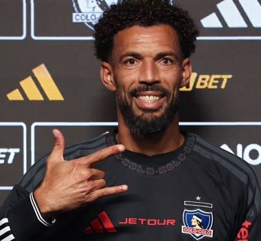 Imagem - Federação chilena concede autorização especial a Vozinha, após pedido formal do Colo-Colo; entenda