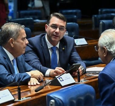 Imagem - Flávio Bolsonaro diz que resistência de partidos impediu escolha de mulher para vice