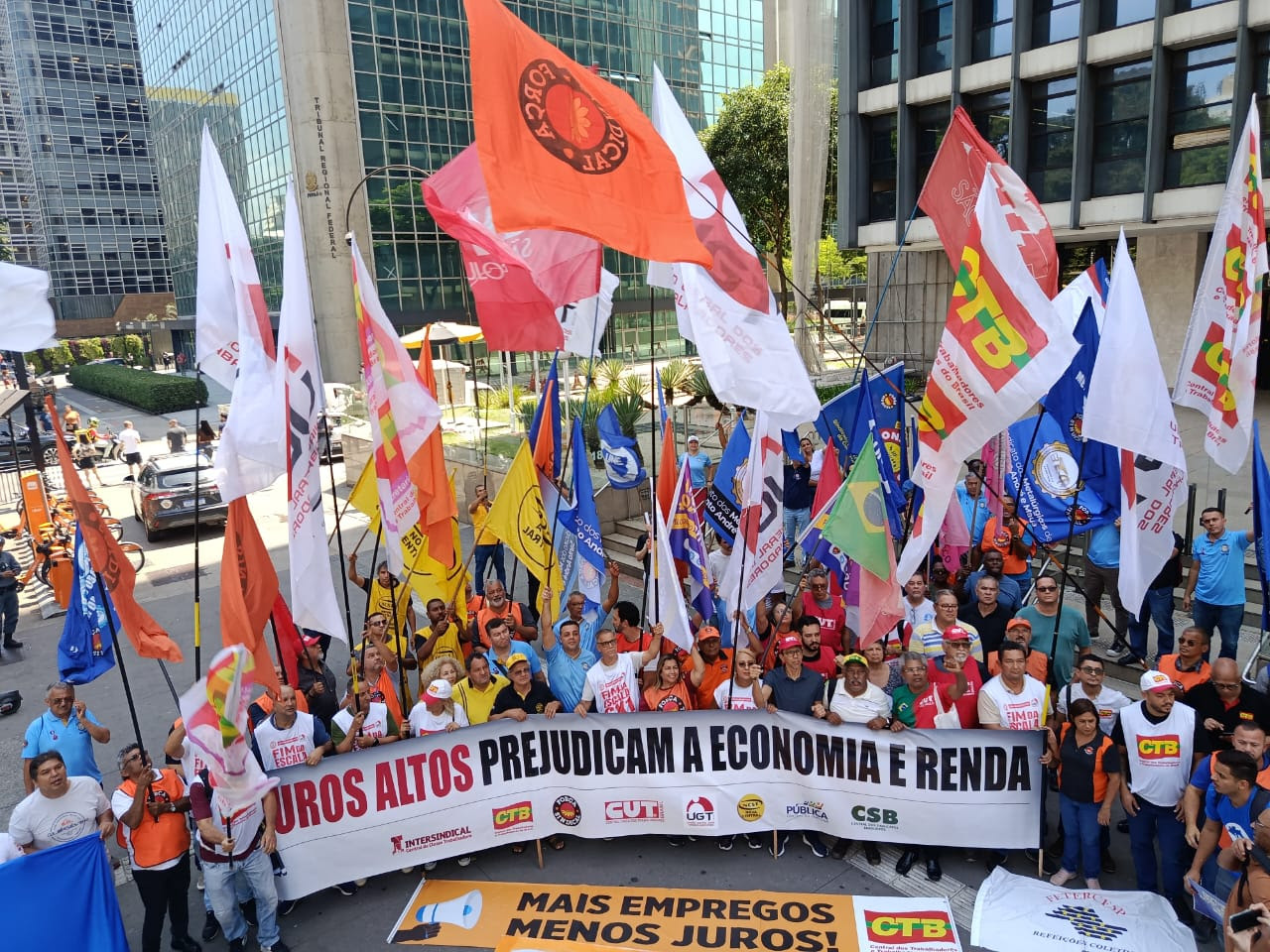 Sindicatos querem queda dos juros básicos da economia, hoje em 14% ao ano