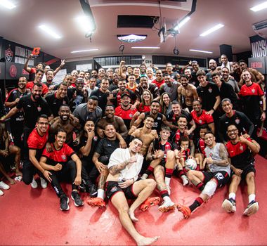 Imagem - Vitória goleia o Athletico e conquista classificação histórica às quartas da Copa do Brasil