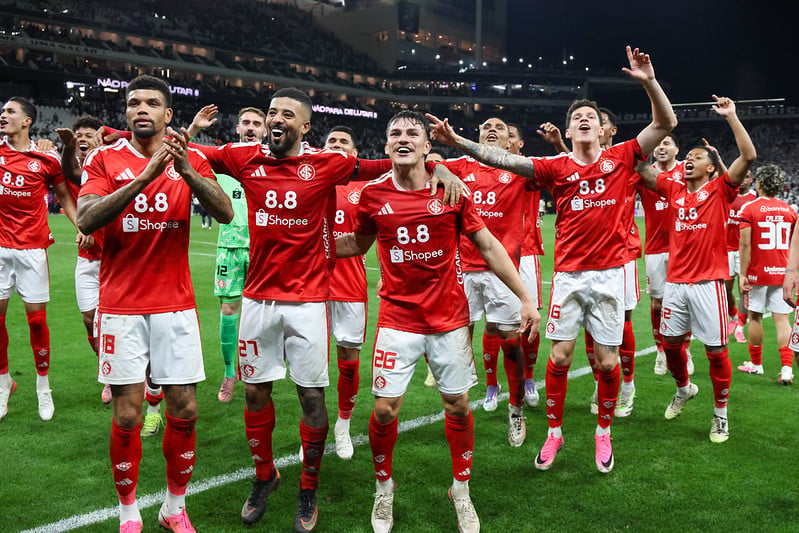 Colorado comemorou a classificação fora de casa - 