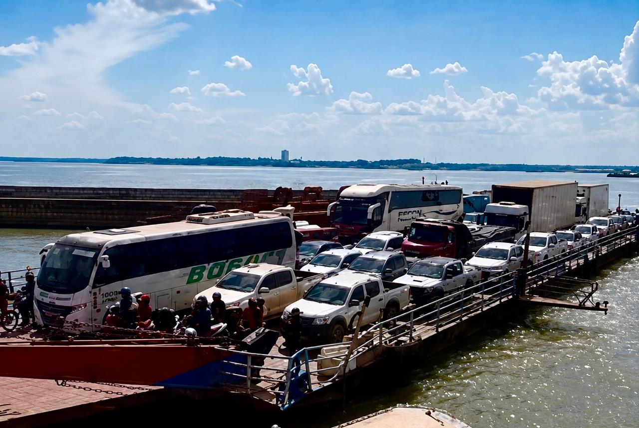 Balsa com calcário colide com embarcação que transportava veículos e passageiros no Pará -