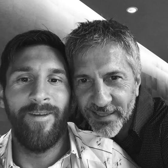 Figura fundamental na carreira do craque argentino, Jorge Messi acompanhou de perto a trajetória do filho desde a infância e atuou por anos como seu empresário

