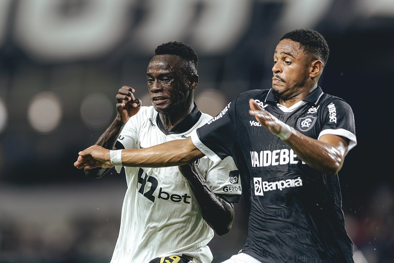 Leão decepcionou a torcida com empate dentro de casa - 