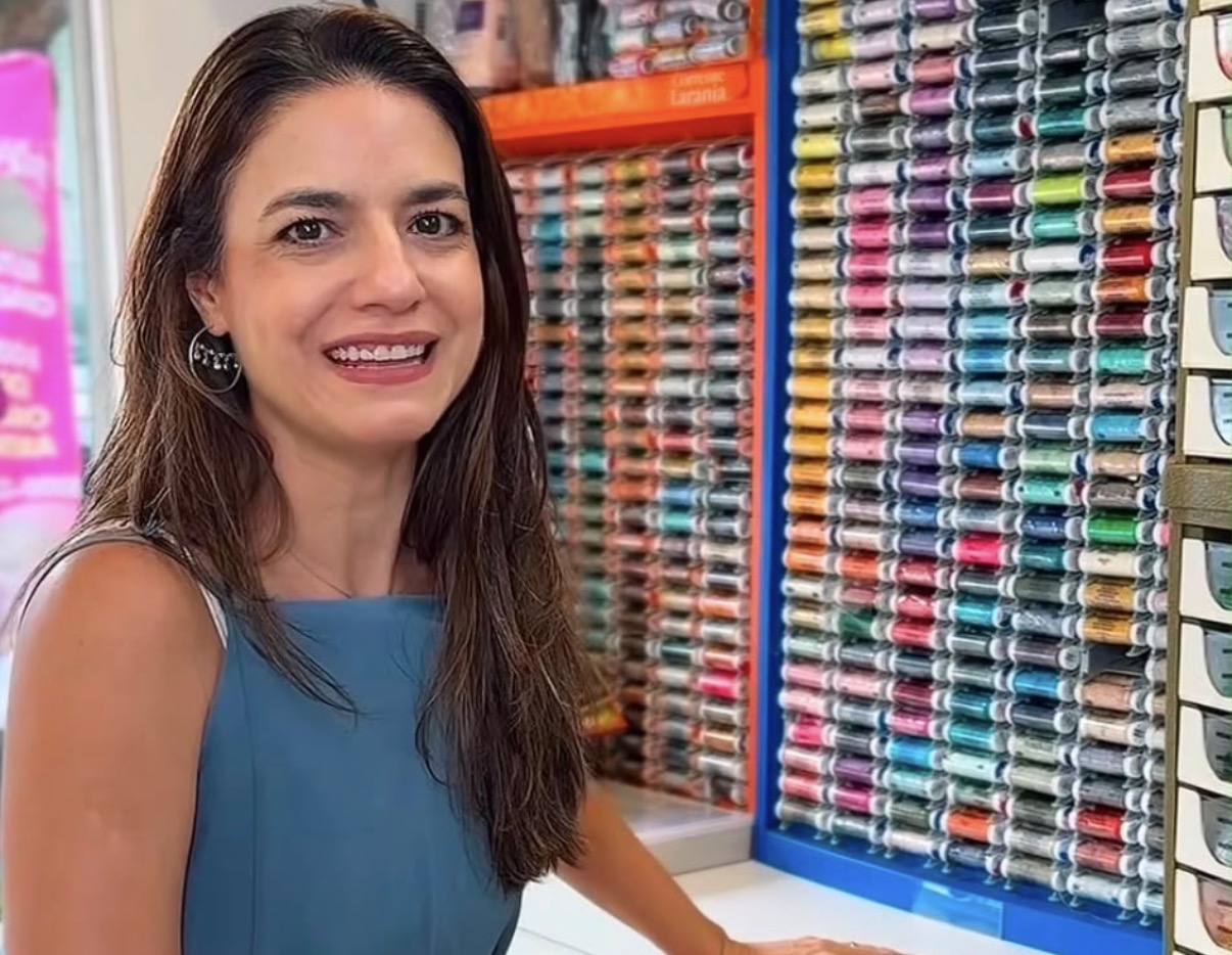 Paula Brasil Rocha levou a sua Arte & Costura para um novo endereço. 