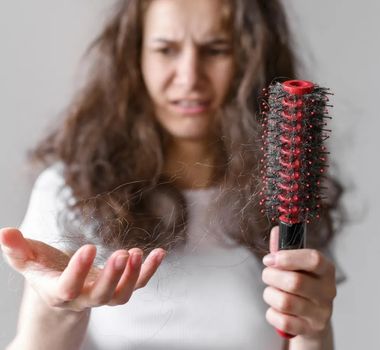 Imagem - Mounjaro e queda de cabelo: especialista explica quando o emagrecimento pode afetar os fios
