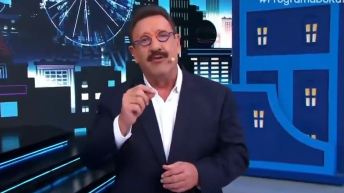 Apresentador afirmou que declaração sobre cabelo platinado de Tiago Piquilo foi uma brincadeira e negou ter desrespeitado alguém