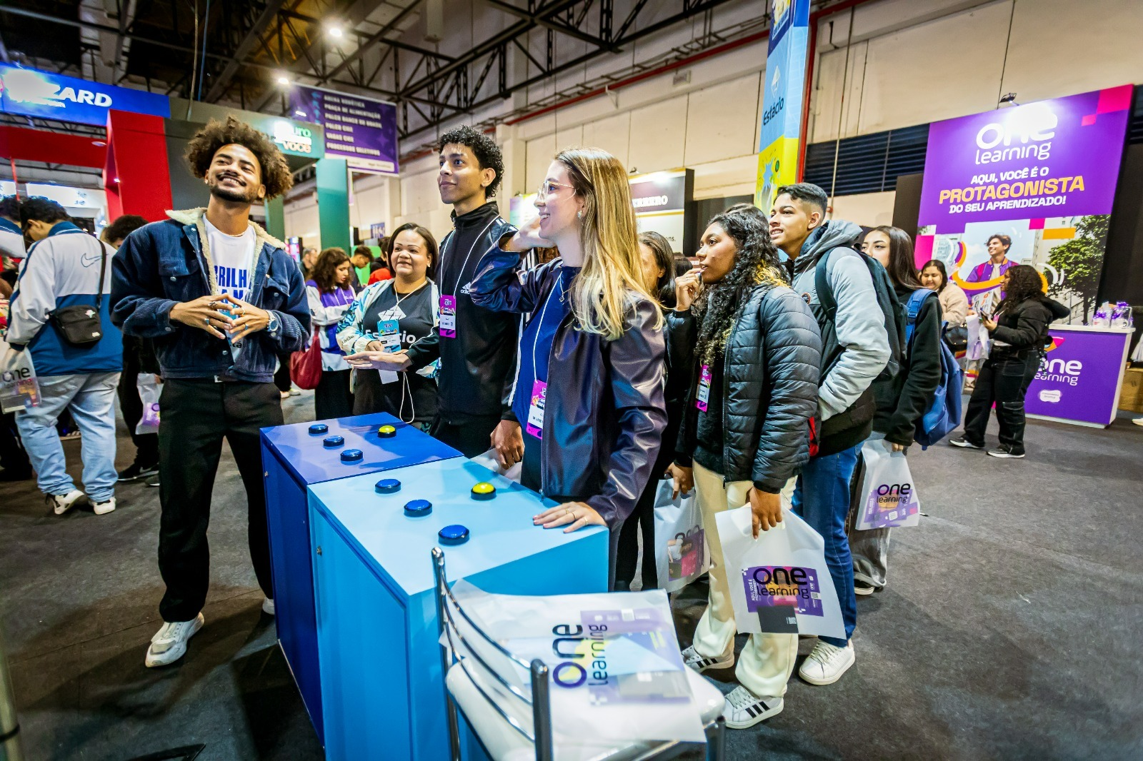 Oportunidades distribuídas entre programas de estágio e aprendizagem -