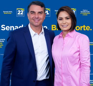 Imagem - Com foco no eleitorado feminino, Michelle e Flávio Bolsonaro selam aliança para 2026