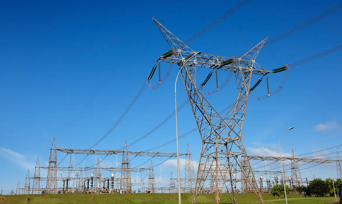 Imagem - Consumidores poderão escolher fornecedores de energia a partir de 2027