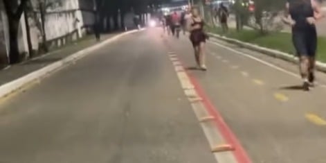 Imagem - Ciclista denuncia risco após encontrar pedestres na ciclofaixa do Portal da Amazônia