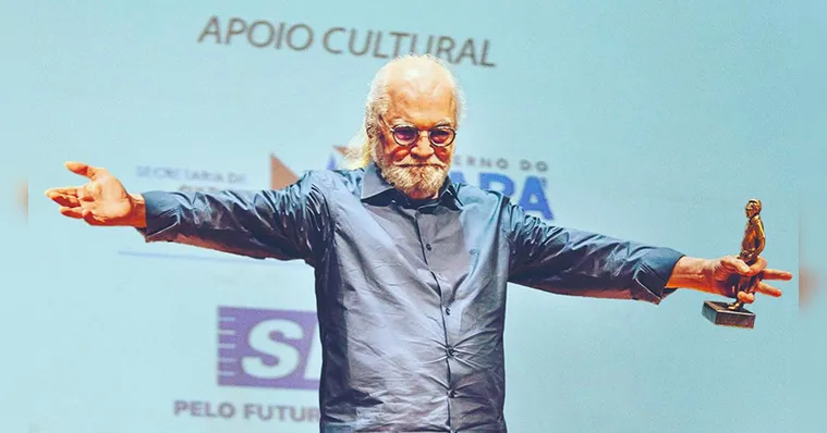 (O músico Paulo André Barata)
