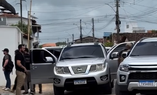(Uma operação da Polícia Federal deflagrada no Pará resultou na prisão de investigados por suspeita de irregularidades em contratos públicos, em Capitão Poço, no Pará.) 